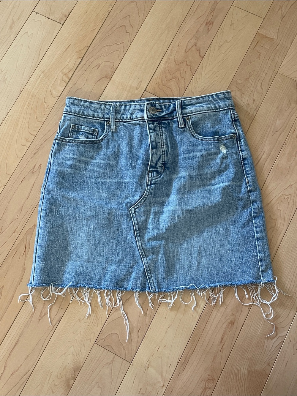 Old Navy Light Blue Denim Frayed Hem Mini Skirt size 6